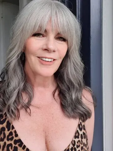 Medium Hairstyle Ideas for Women Over 60