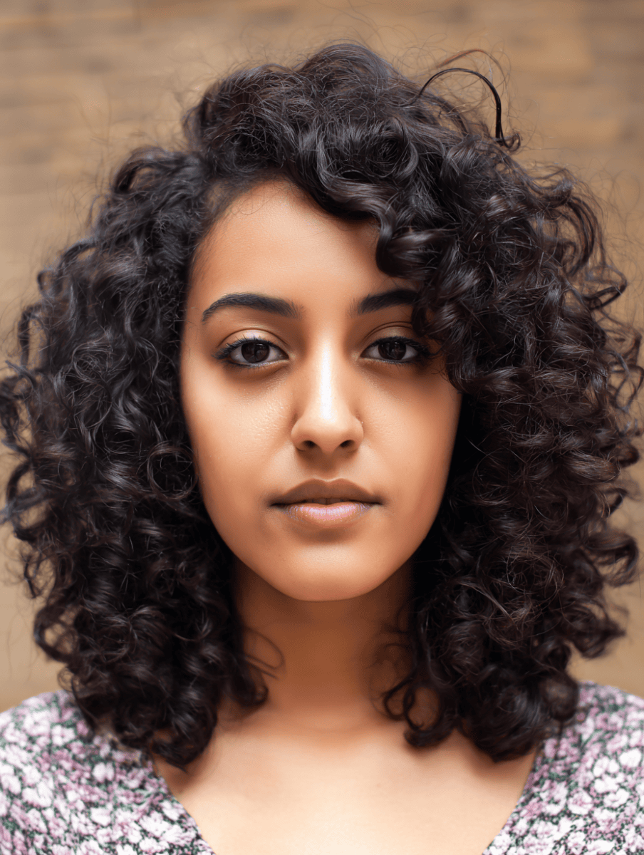 24 Curly Hairstyles For Oval Faces That Frame Features Beautifully 24-curly-hairstyles-for-oval-faces-that-frame-features-beautifully