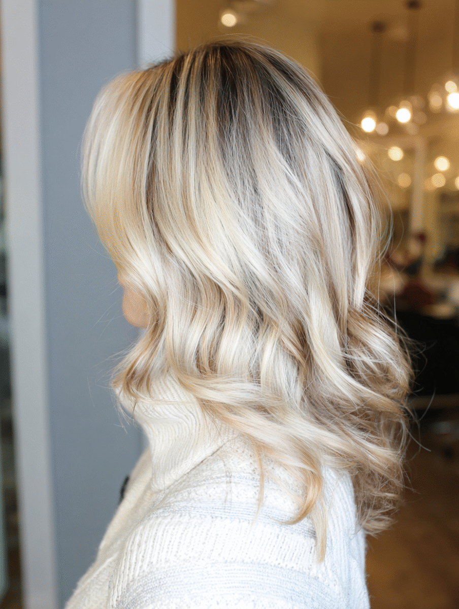 27 Gorgeous Winter Hair Color Ideas That Warm Up Your Cold Weather Look
